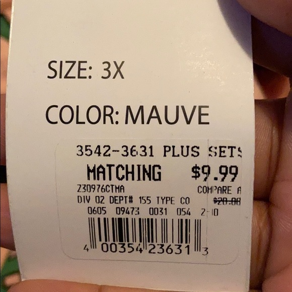 Hoodie and pants set. - Picture 7 of 7